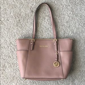 Michael Kors Saffiano Tote: GREAT condition